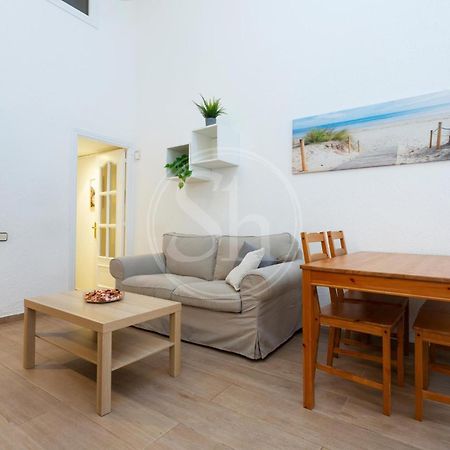 Practico Apartamento Cerca De Estacion De Sants 바르셀로나 외부 사진